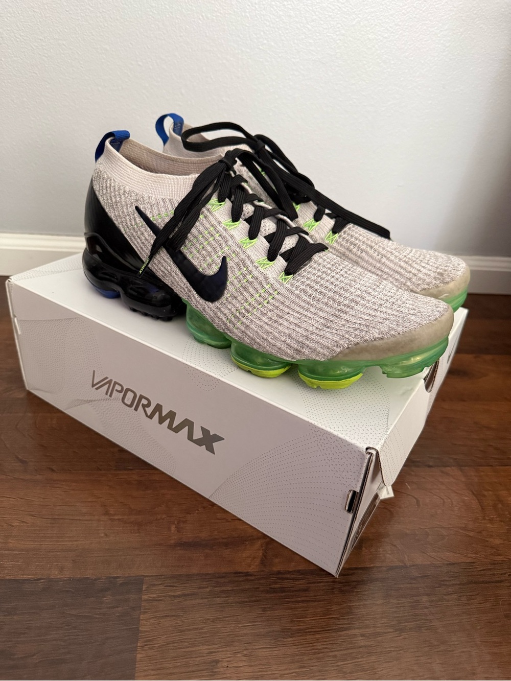 Nike Air VaporMax Flyknit Sneakers - Light Grey/white with Green Sole (size 13)